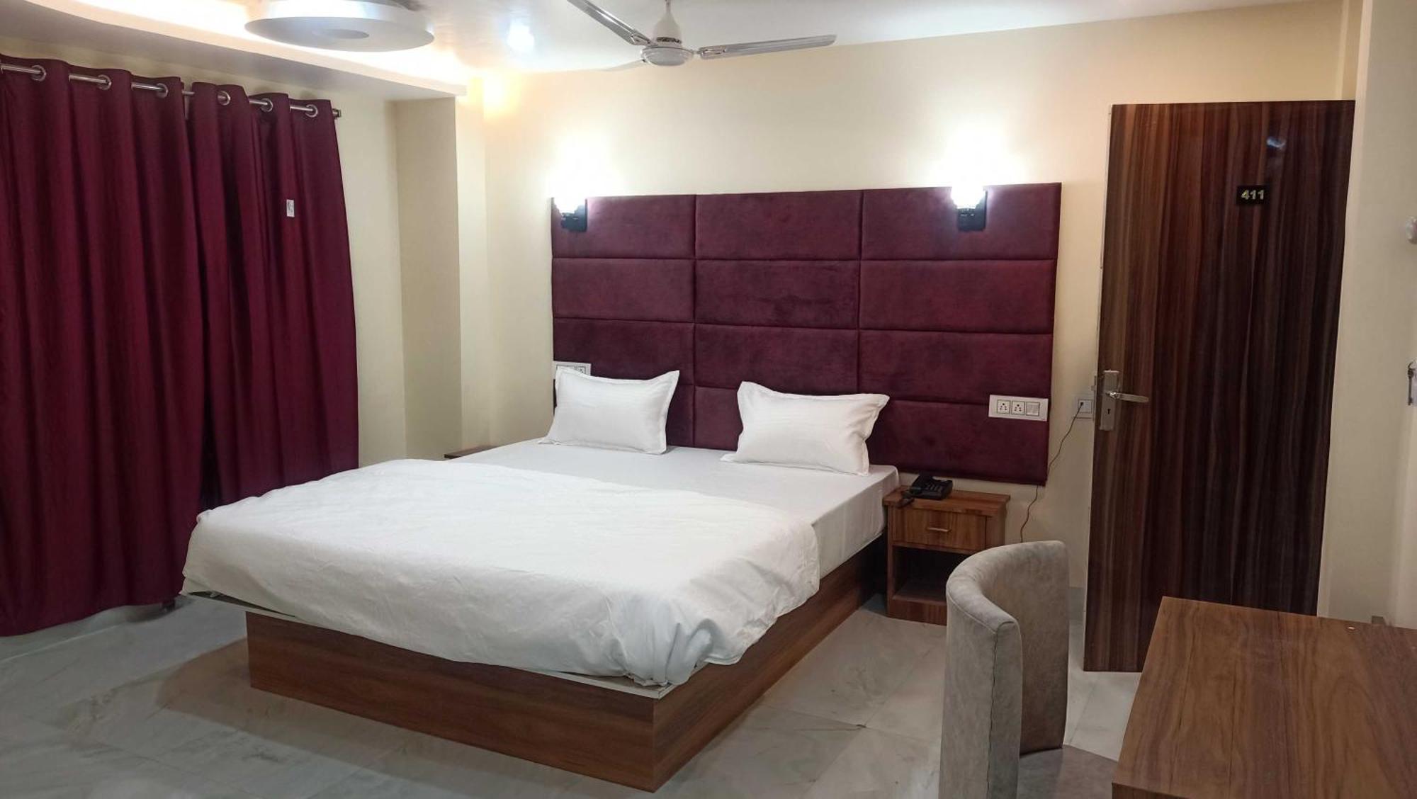 Super Townhouse Bank More Dhanbad Formerly Rise And Dine Exterior photo